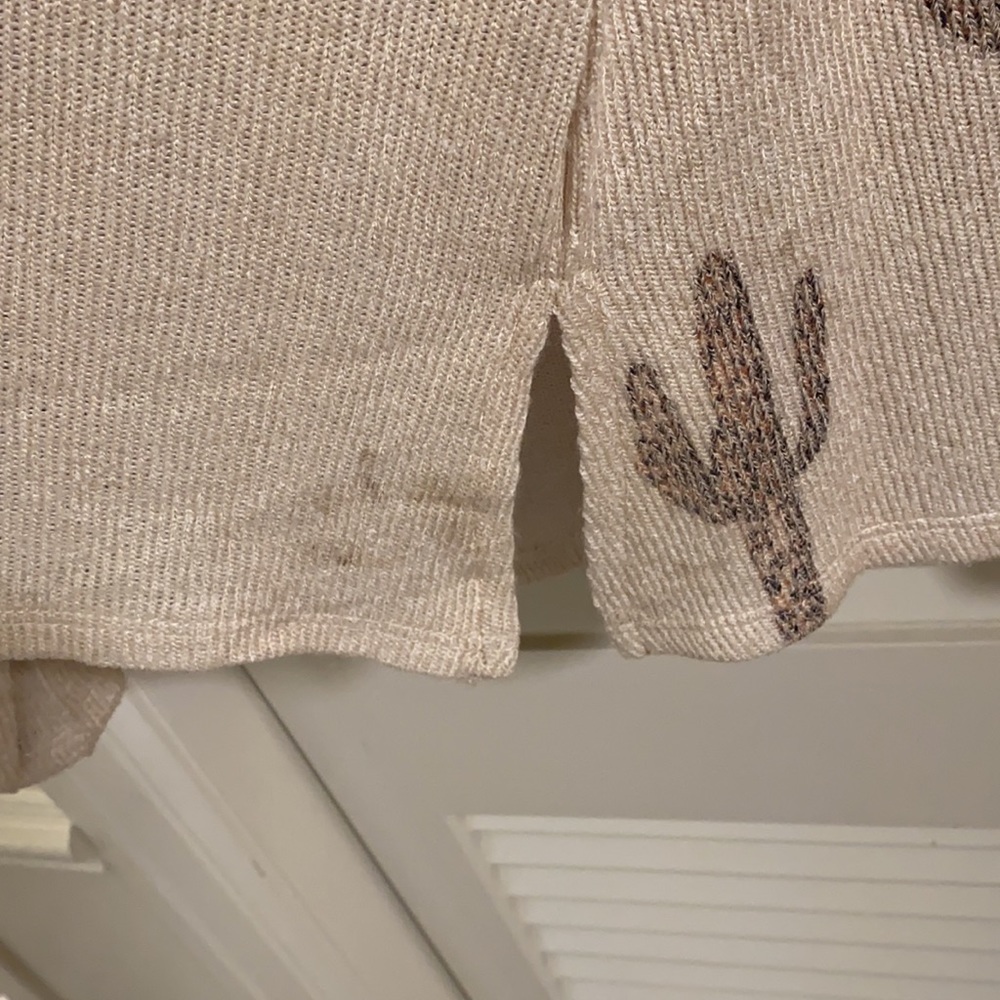 Leopard cactus sweater, cute cold shoulder / arm tie details! - Picture 7 of 7